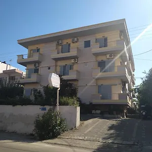 2* Aparthotel Pyrgos